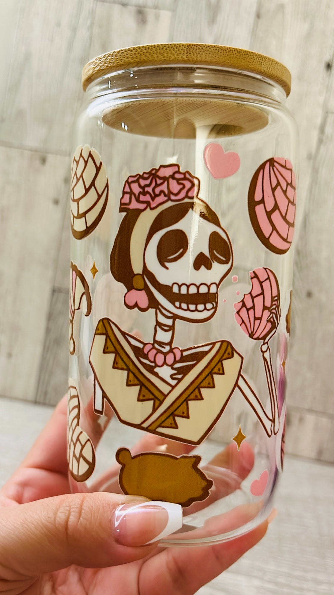 Skeleton and conchas